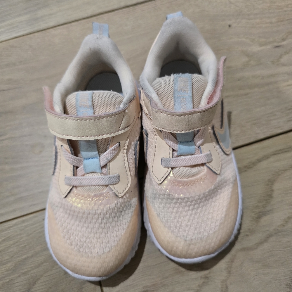 GUC Nike Kids' Pink Sneakers